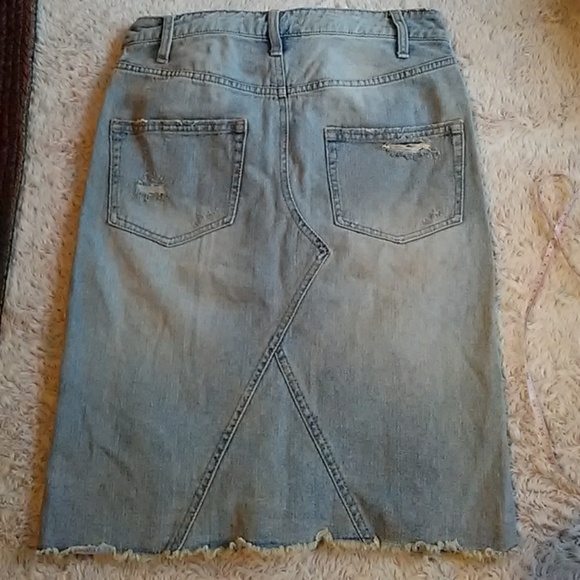Free People lightwashed distressed jean skirt - Picture 5 of 5